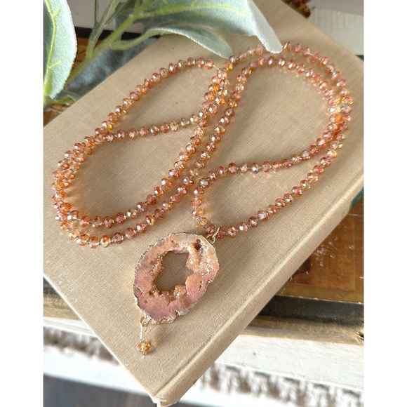 Jewelry - Long tan beaded necklace with geode pendant